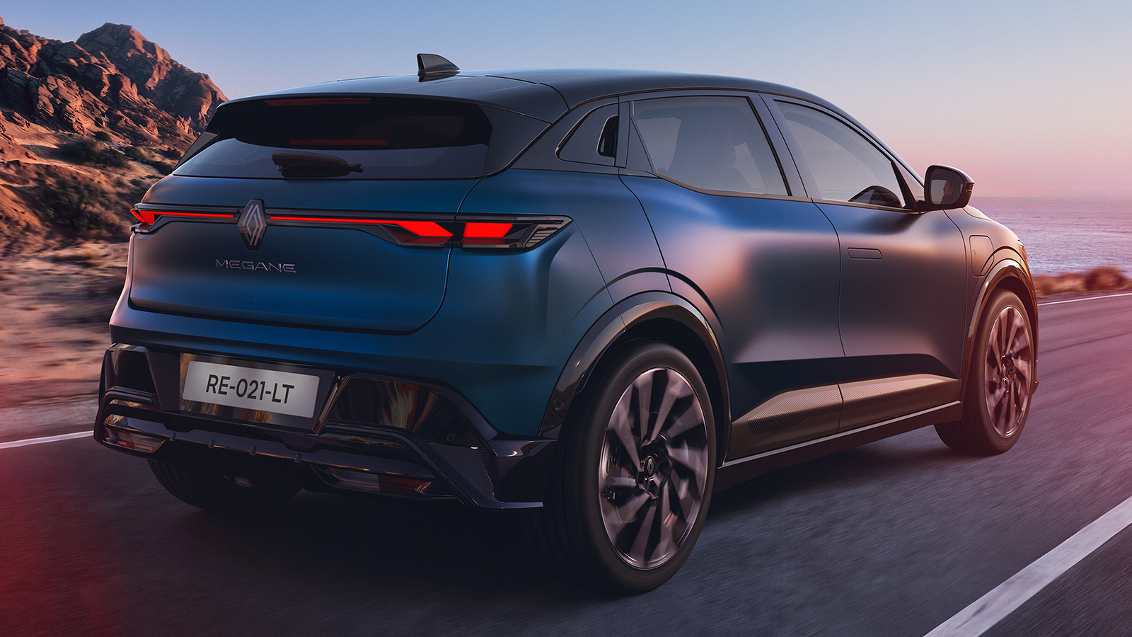 Η Renault γνωστοποιεί πως το ανανεωμένο Megane E-Tech Electric θα προσφέρεται σε δύο εκδόσεις εξοπλισμού.